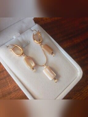 White Roses & Sherry Trochidae Shell 18k Gold Plated Necklace & Earring Set